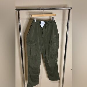- AE Men's Flex Relaxed Fit Green Cargo Pant - Large
